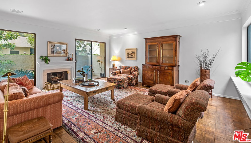 2246 Century Hl, Los Angeles CA  90067-3506 exterior