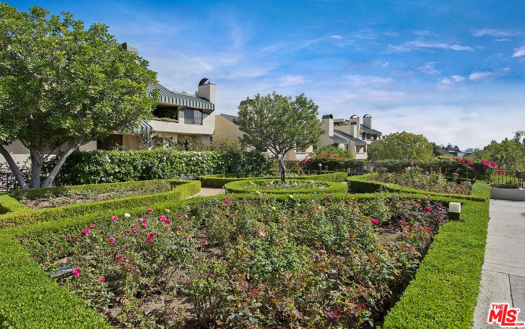 2246 Century Hl, Los Angeles CA  90067-3506 exterior