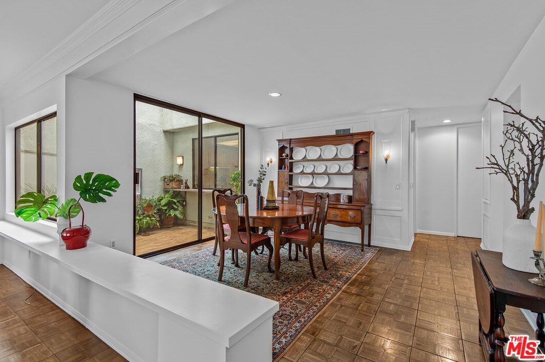 2246 Century Hl, Los Angeles CA  90067-3506 exterior