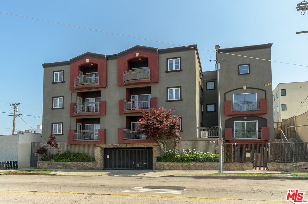 11124 Burbank Blvd #308, North Hollywood, CA 91601
