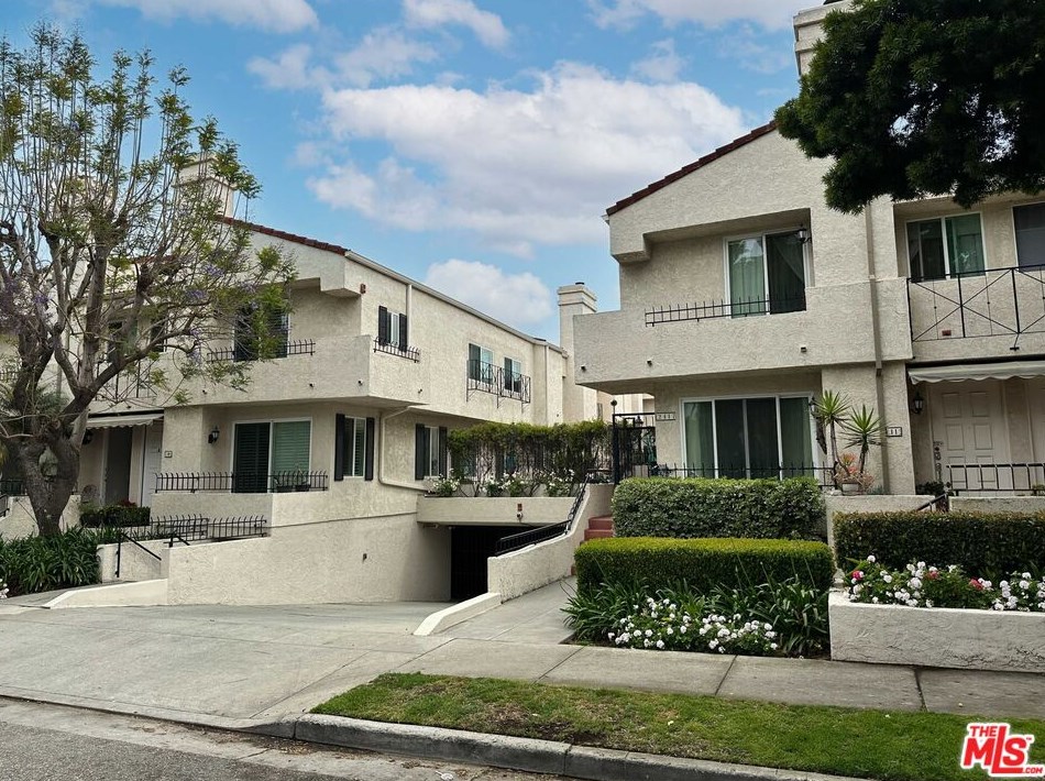2417 34th St, Santa Monica, CA 90405-2134