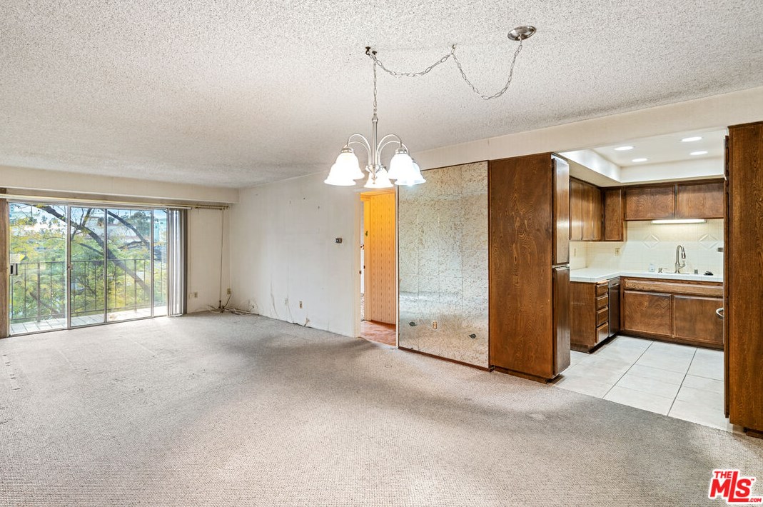 620 N Kenwood St #202, Glendale, CA 91206
