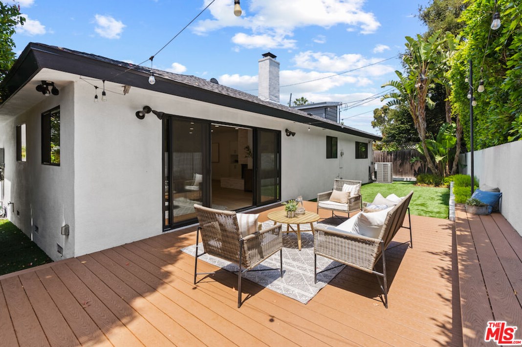 11416 Mccune Ave, Los Angeles CA  90066-3637 exterior