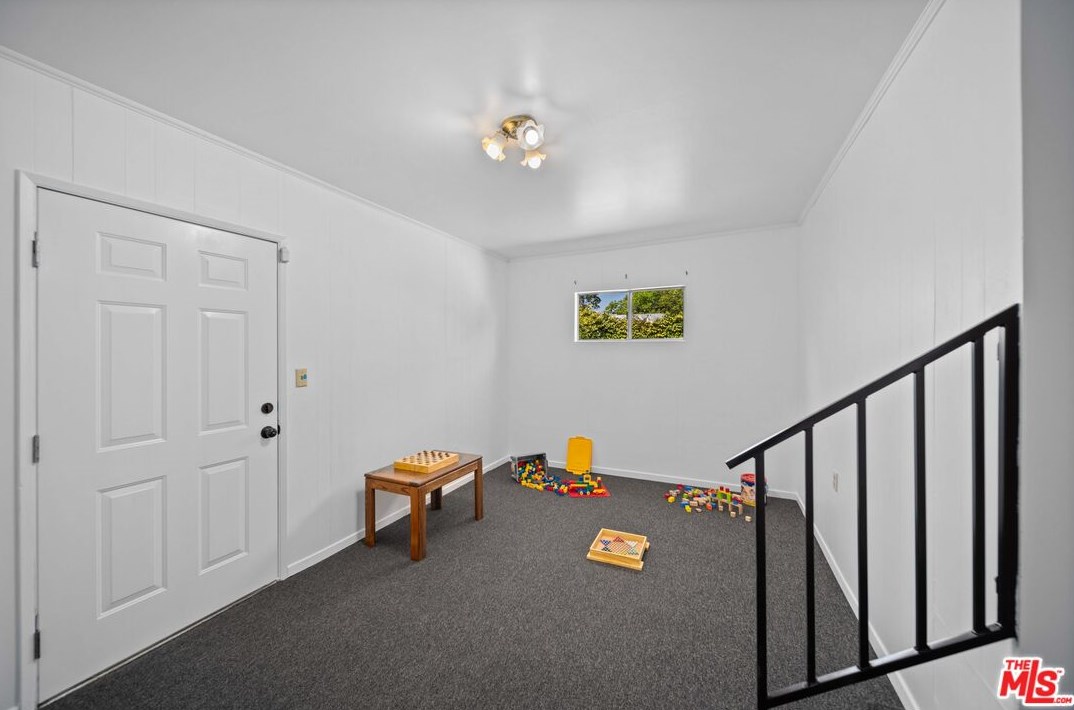 7728 Hindry Ave, Los Angeles CA  90045-5728 exterior