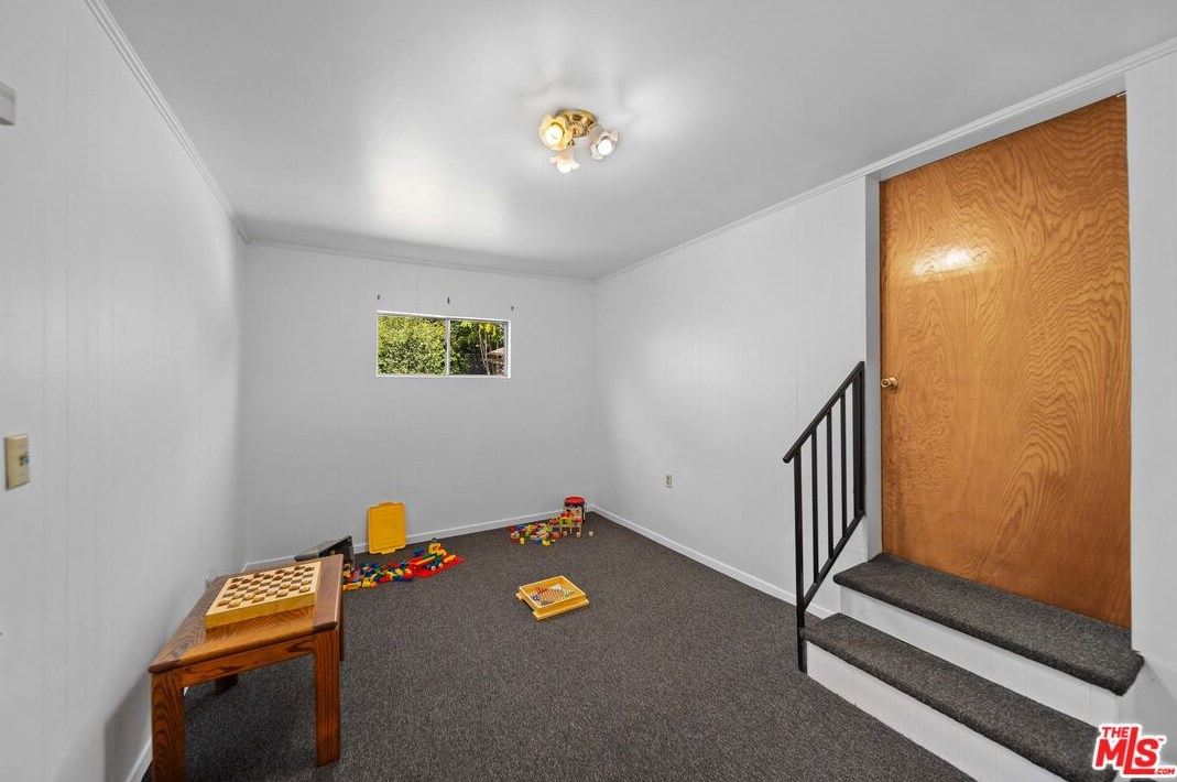 7728 Hindry Ave, Los Angeles CA  90045-5728 exterior