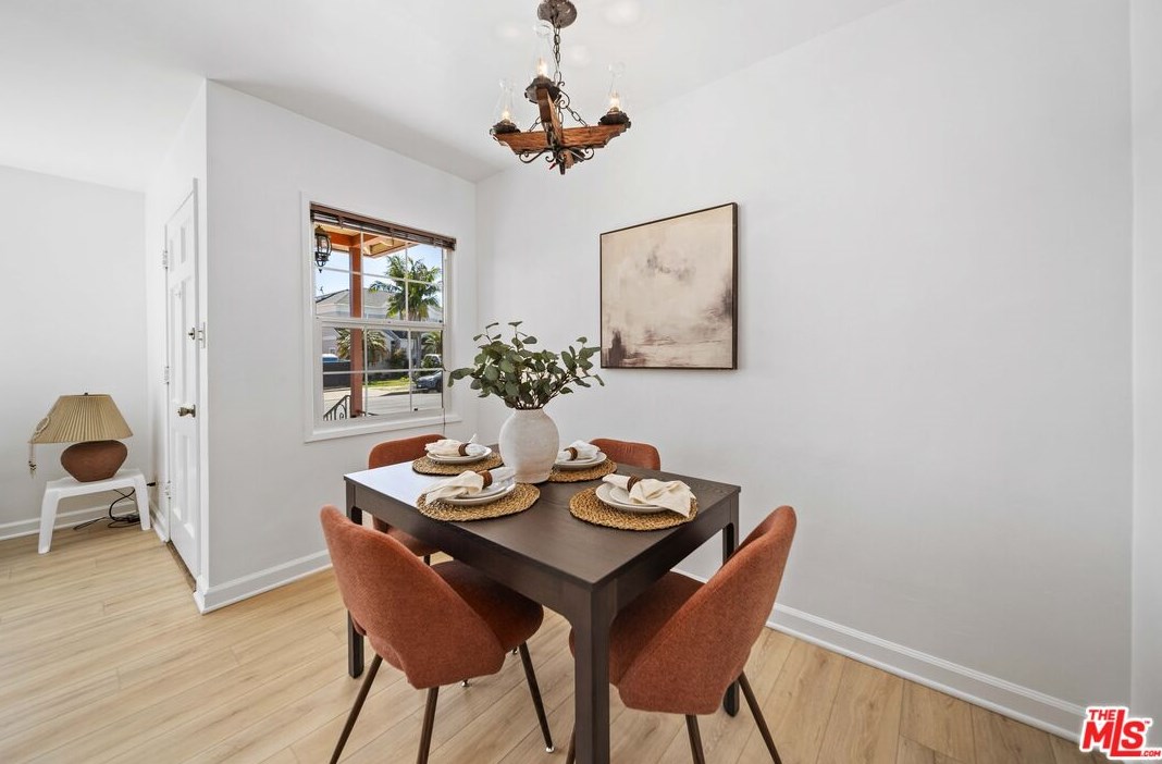 7728 Hindry Ave, Los Angeles CA  90045-5728 exterior