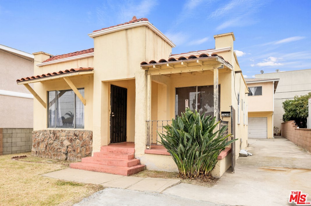 615 Olive St, Inglewood, CA 90301-1623