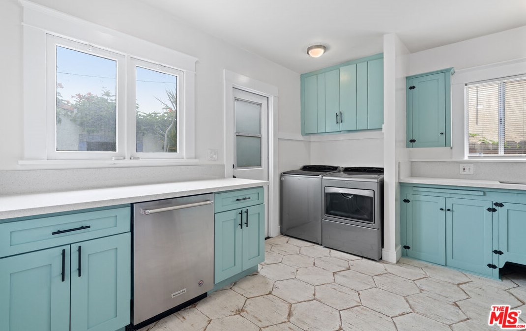440 Ximeno Ave, Long Beach CA  90815-2541 exterior