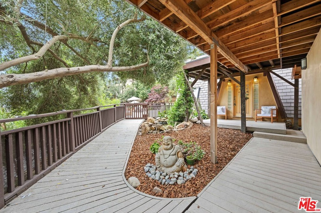 2545 Burson Rd, Topanga, CA 90290-4004