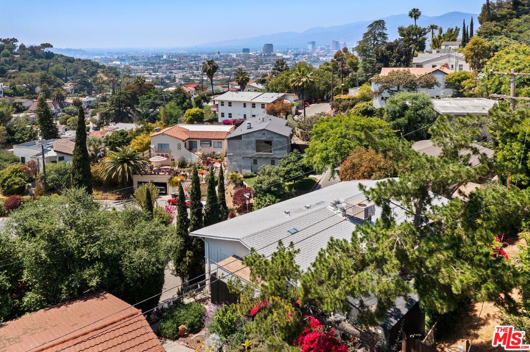 1600 Marion Dr, Glendale CA  91205-3752 exterior