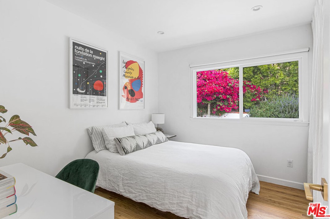 1600 Marion Dr, Glendale CA  91205-3752 exterior