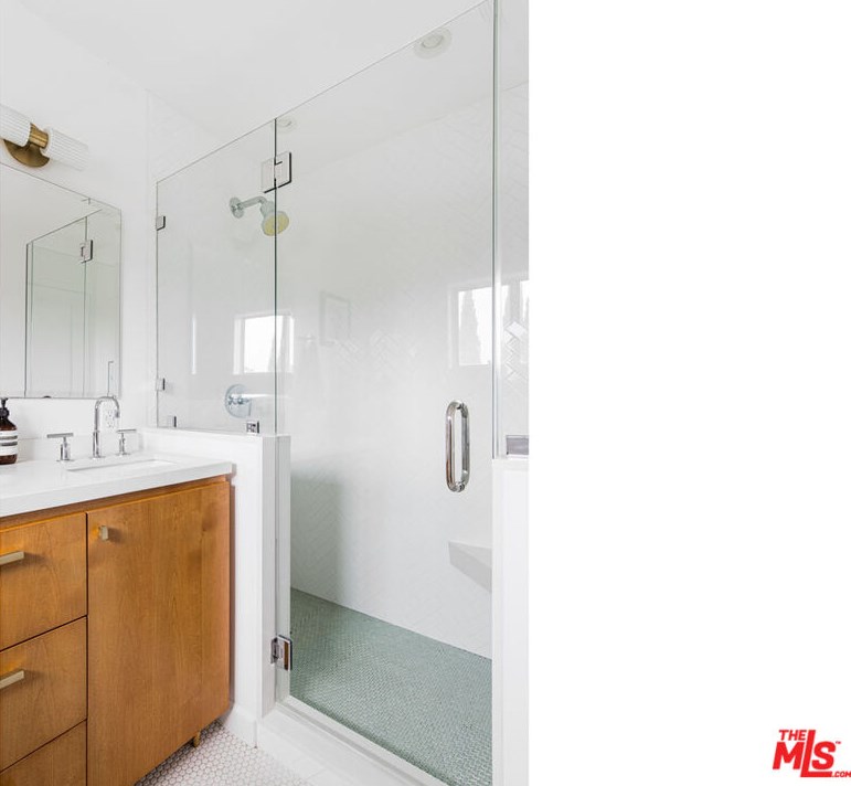 1600 Marion Dr, Glendale CA  91205-3752 exterior