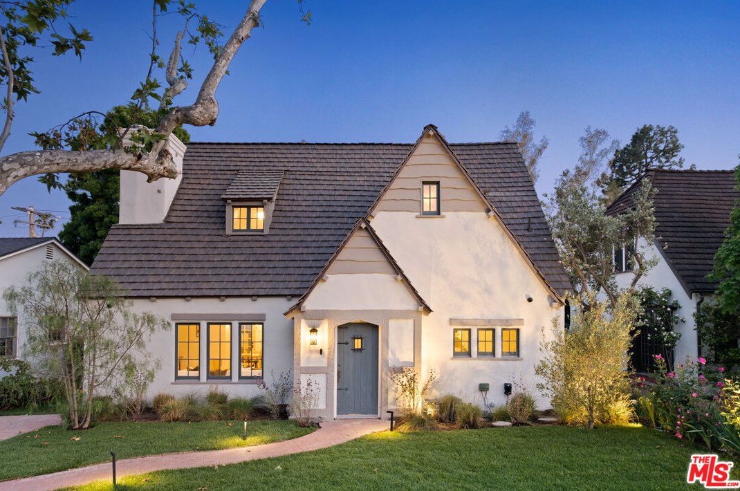 1500 Carroll Dr, Altadena, CA 91001-2618