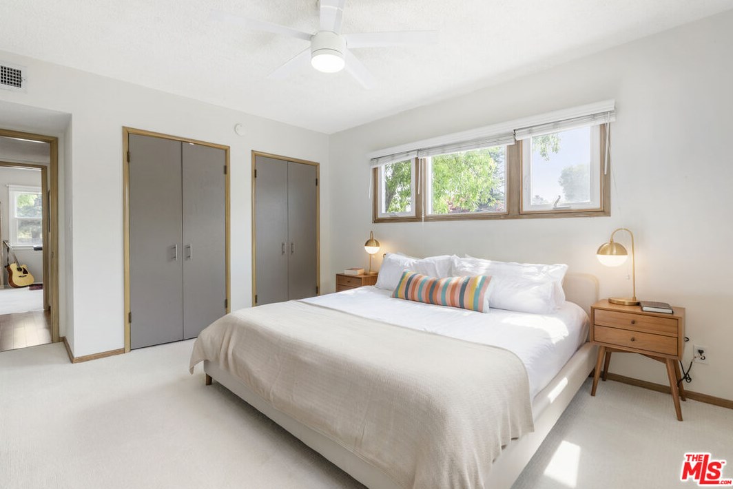 15357 Hart St, Van Nuys CA  91406-5225 exterior