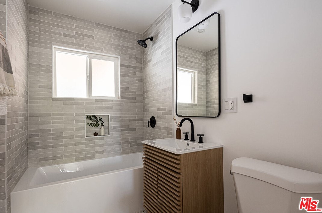 4924 San Rafael Ave, Los Angeles CA  90042-3133 exterior