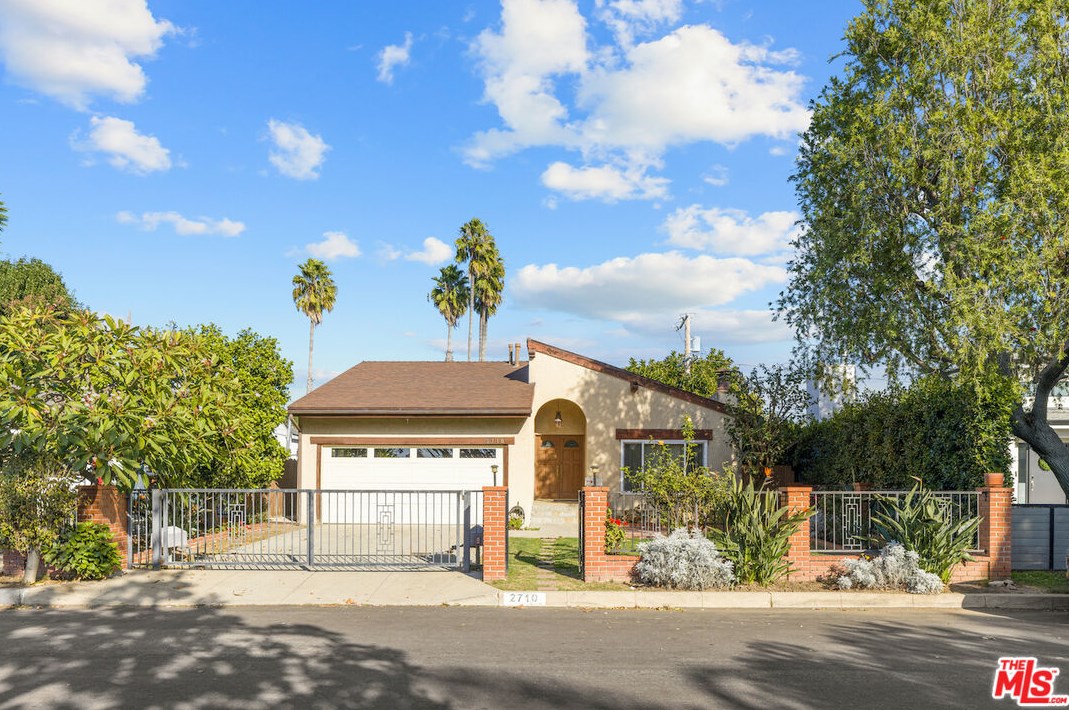 2710 Granville Ave, Los Angeles CA  90064-3604 exterior