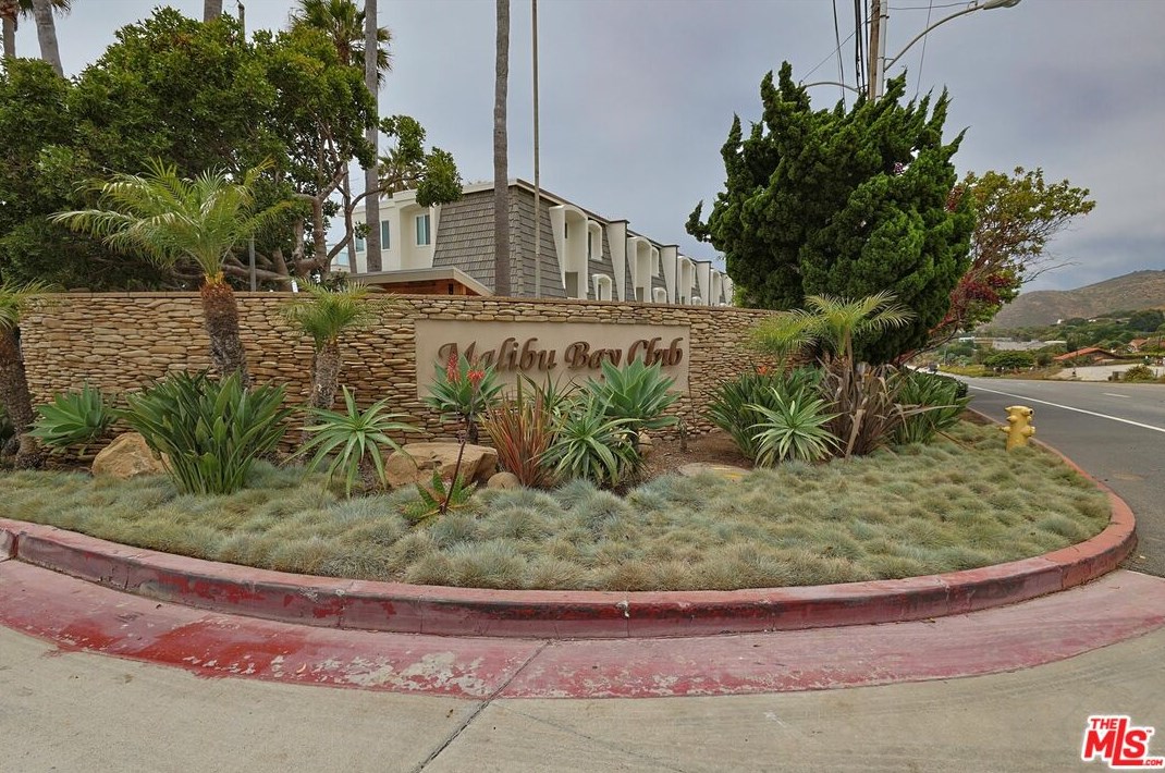 11876 Coral Reef Ln, Malibu, CA 90265