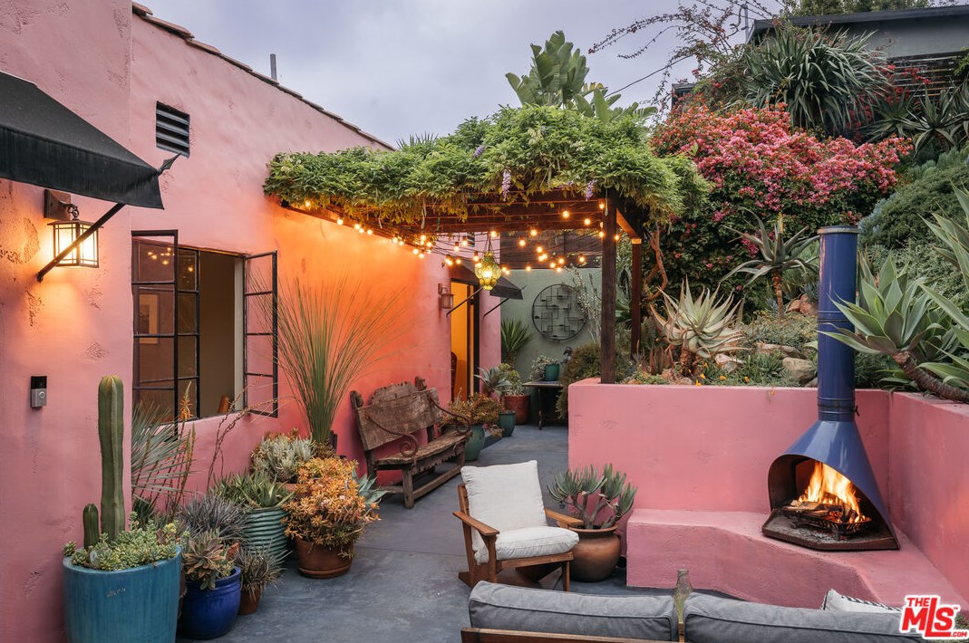 3318 Isabel Dr, Los Angeles CA  90065-2610 exterior