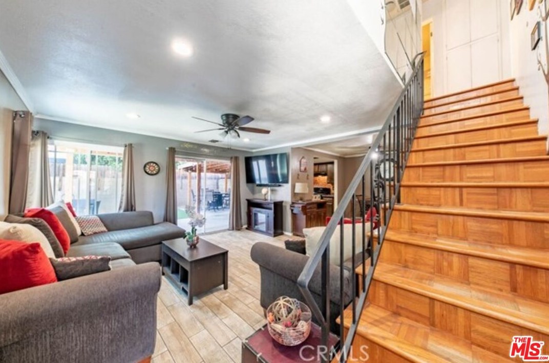 8936 Summerwood Way, Fontana, CA 92335-4581
