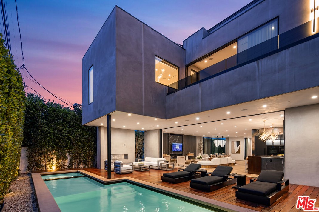 738 Harper Ave, Los Angeles CA  90048-3503 exterior