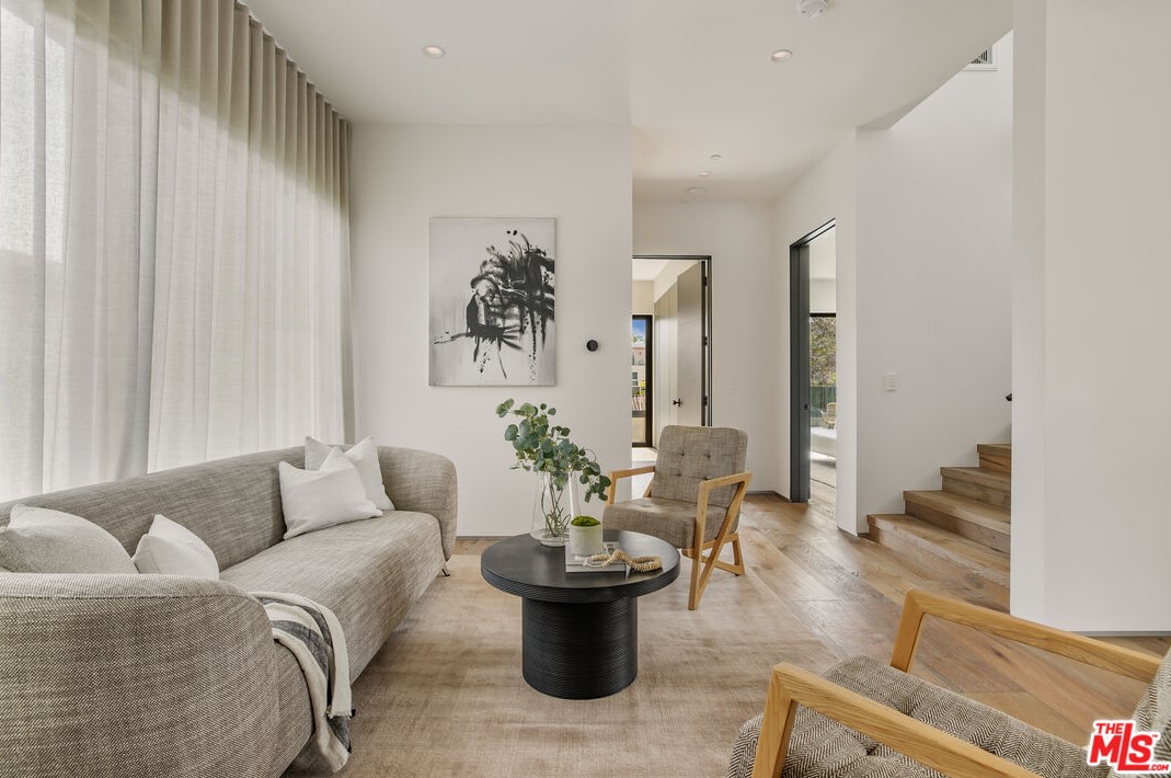 738 Harper Ave, Los Angeles CA  90048-3503 exterior