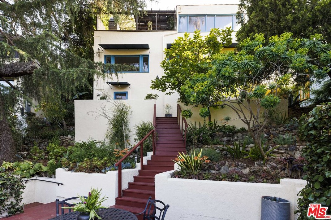 1353 Columbia Dr, Glendale CA  91205-3503 exterior