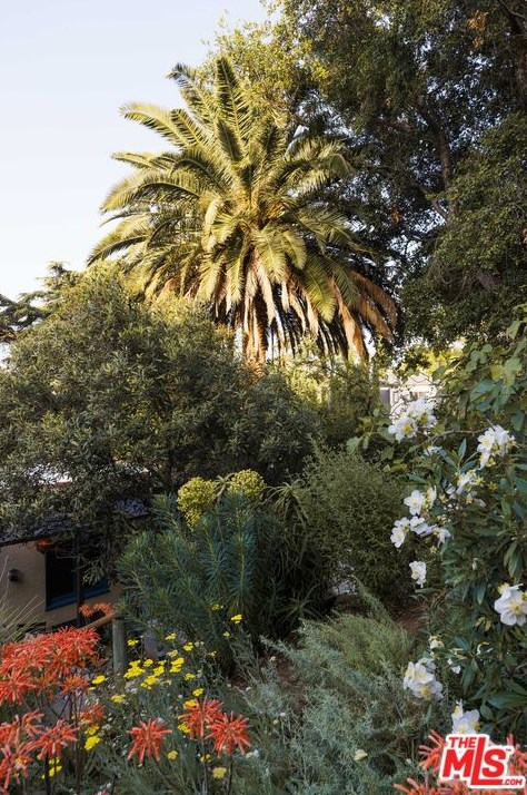 1353 Columbia Dr, Glendale CA  91205-3503 exterior