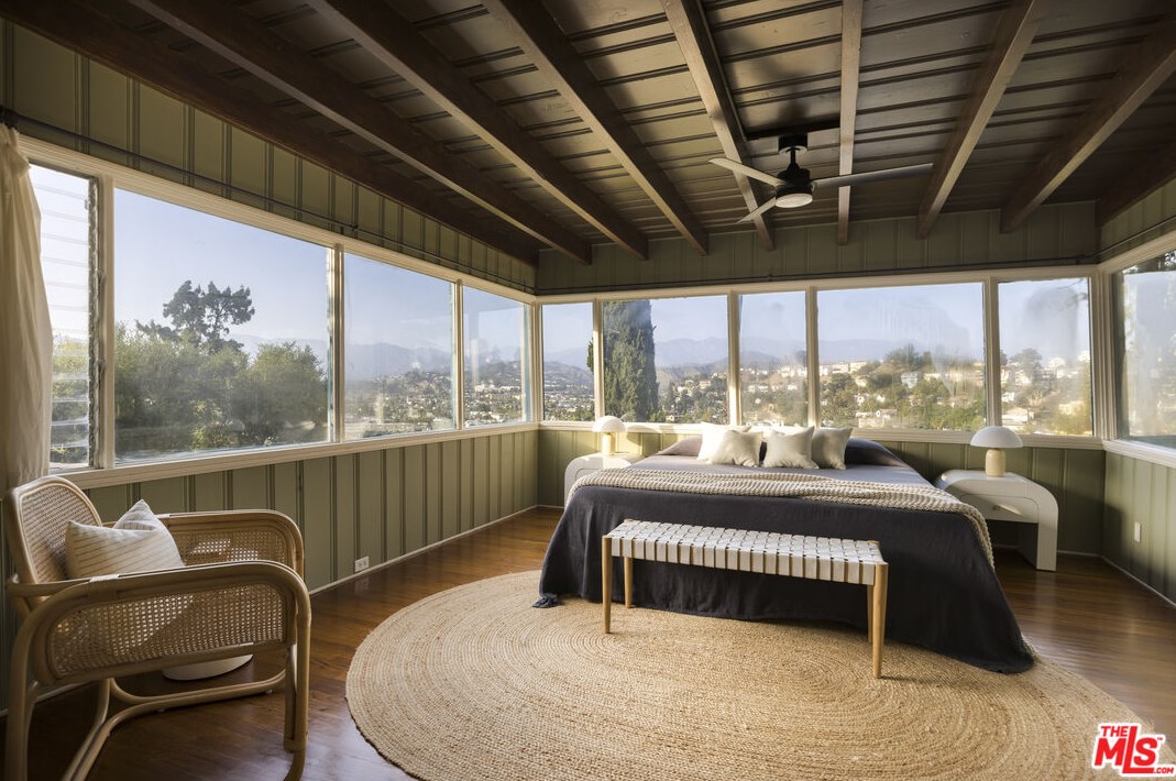 1353 Columbia Dr, Glendale CA  91205-3503 exterior