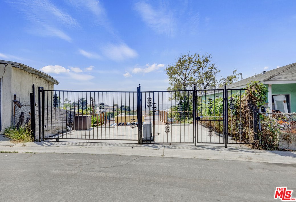 1336 Helen Dr, Los Angeles CA  90063-3222 exterior