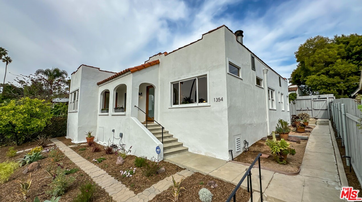 1354 Benton Way, Los Angeles, CA 90026-2215