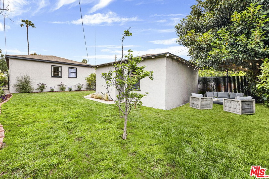 10816 Lawler St, Los Angeles CA  90034-5413 exterior