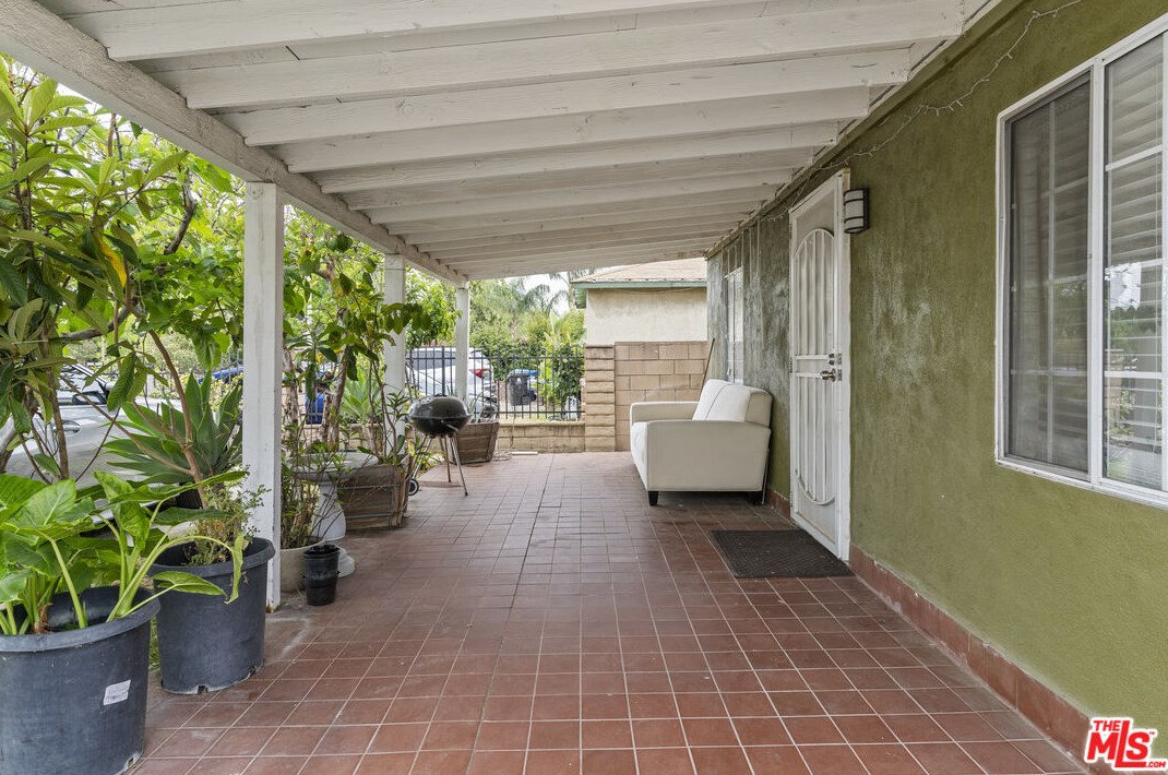 13737 Mercer St, Los Angeles CA  91331-3645 exterior