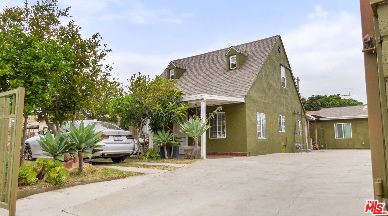 13737 Mercer St, Los Angeles, CA 91331-3645