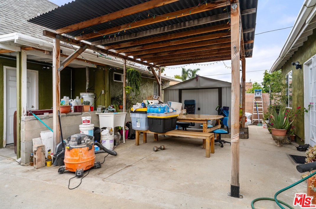 13737 Mercer St, Los Angeles CA  91331-3645 exterior