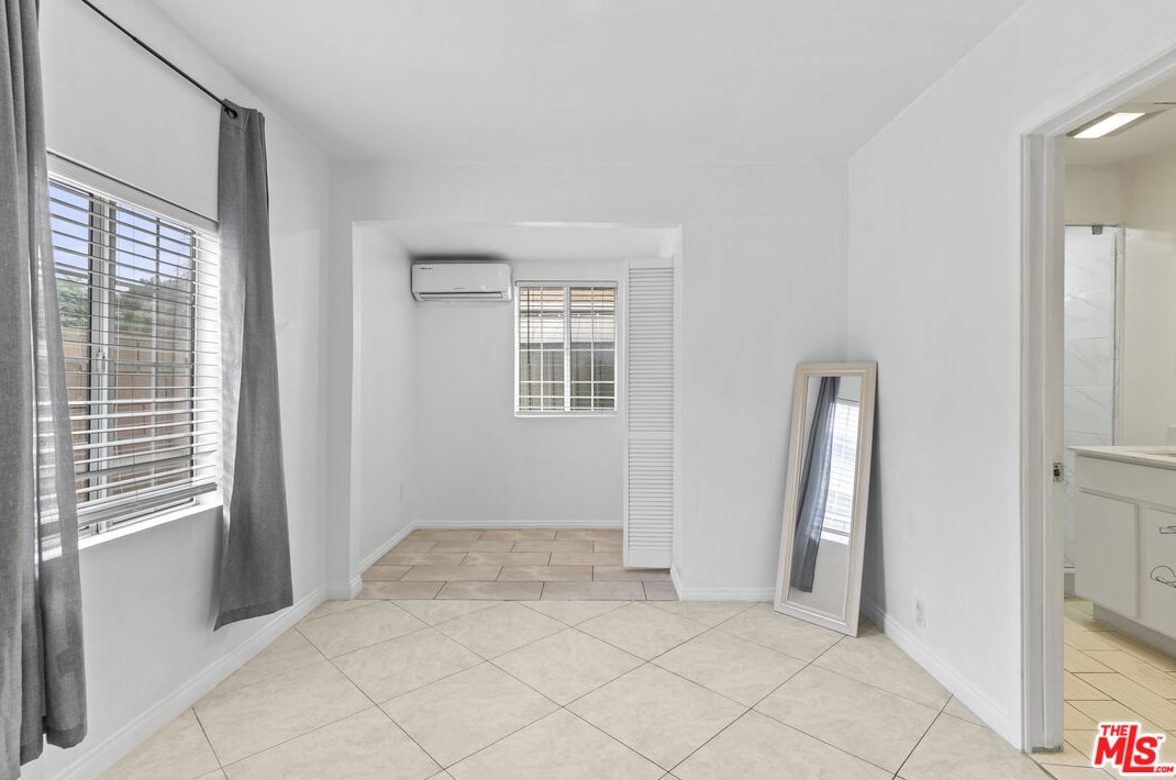 13737 Mercer St, Los Angeles CA  91331-3645 exterior