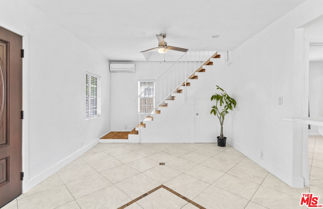 13737 Mercer St, Los Angeles CA  91331-3645 exterior