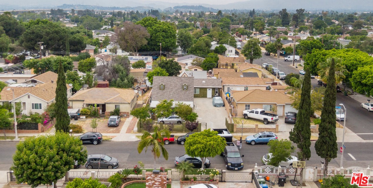 13737 Mercer St, Los Angeles CA  91331-3645 exterior