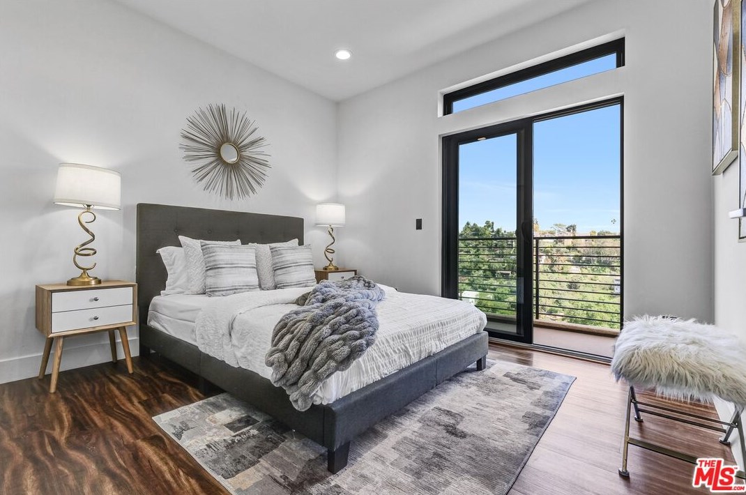4758 Glenalbyn Dr, Los Angeles CA  90065-5002 exterior