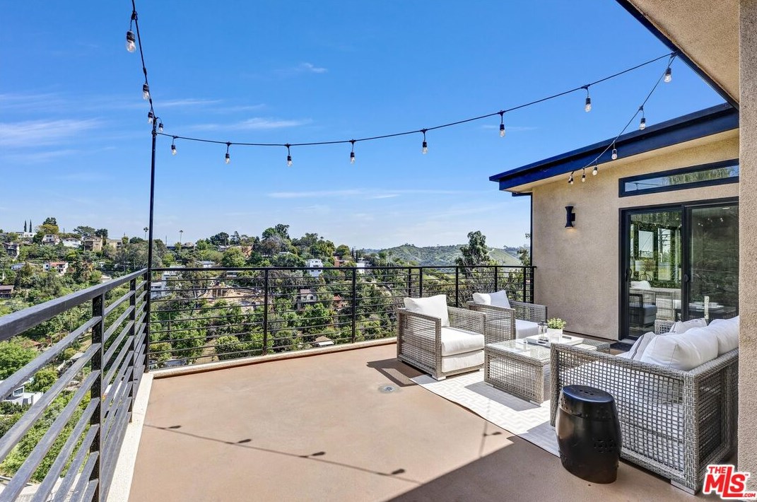 4758 Glenalbyn Dr, Los Angeles CA  90065-5002 exterior