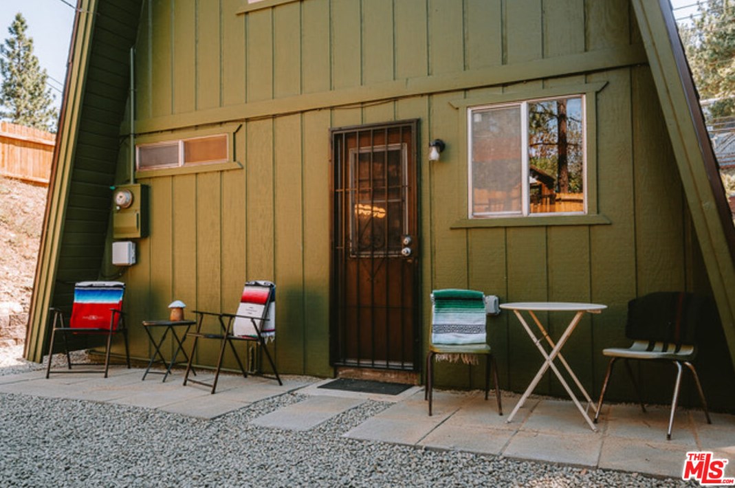 116 Greenspot Blvd, Big Bear City, CA 92314-9754