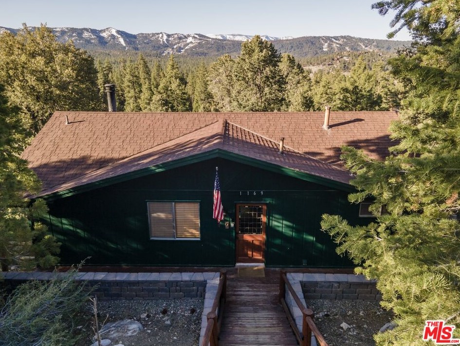 1169 Green Mountain Dr, Big Bear City, CA 92314-8982