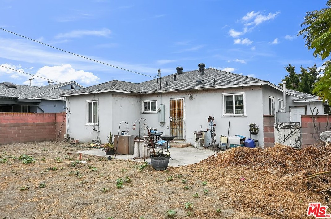 3412 Stevely Ave, Long Beach CA  90808-3023 exterior