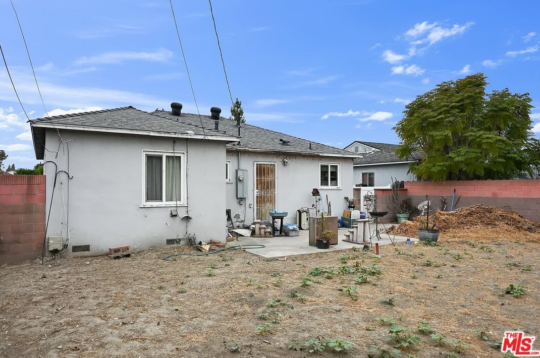 3412 Stevely Ave, Long Beach CA  90808-3023 exterior