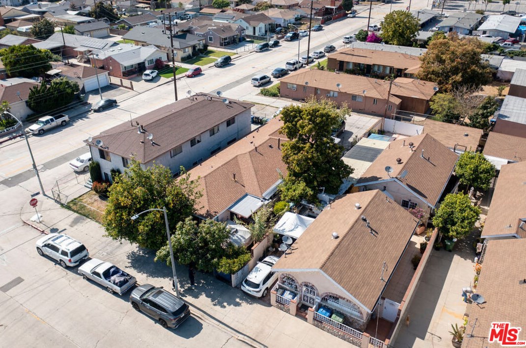 327 D St, Wilmington, CA 90744-5913