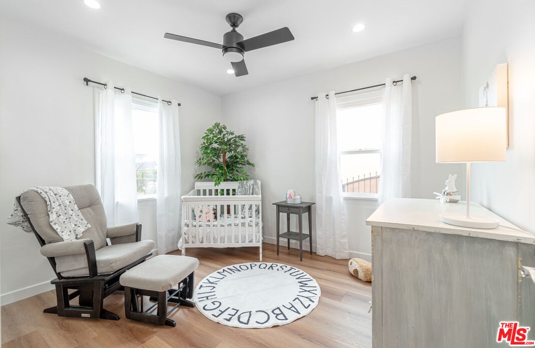 7810 Brighton Ave, Los Angeles CA  90047-2849 exterior