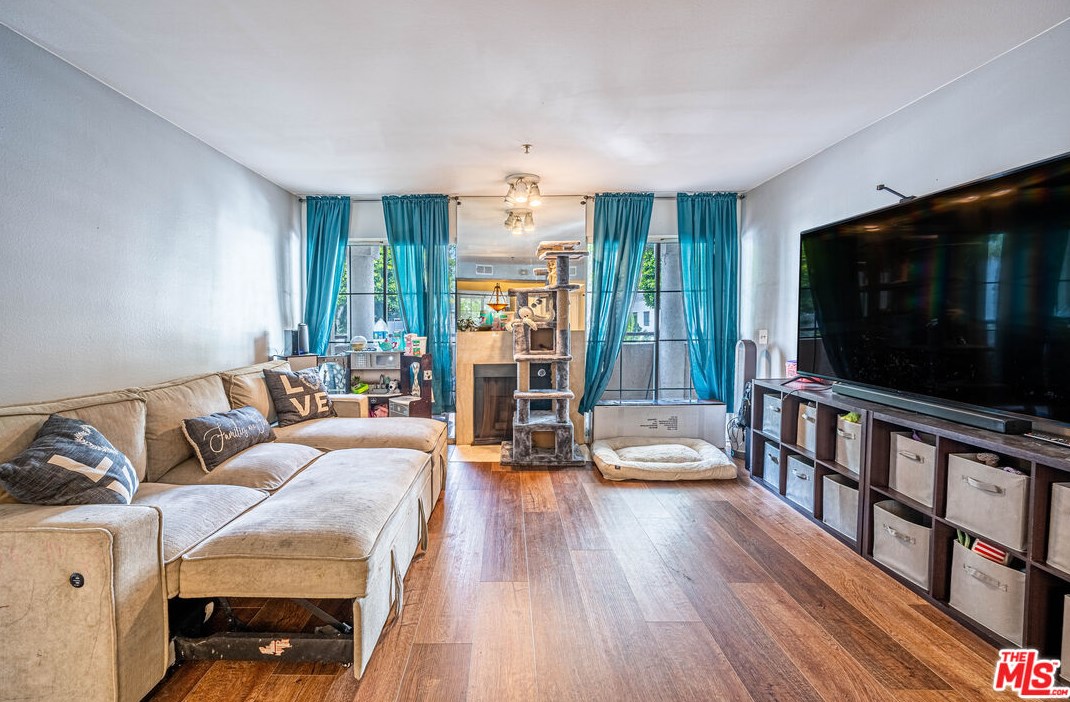 801 Pine Ave #104, Long Beach, CA 90813