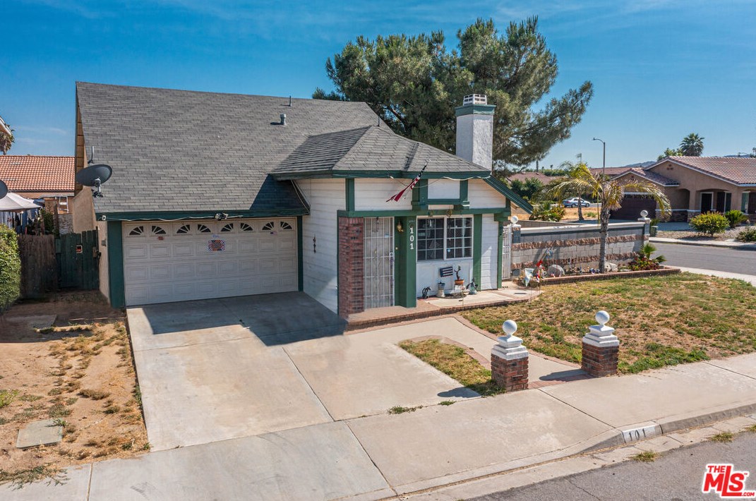 101 Pinetree Dr, Perris, CA 92571