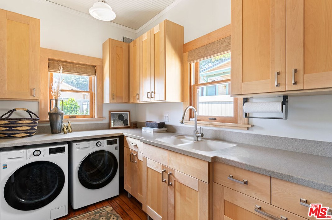 917 El Molino Ave, Pasadena CA  91104-3645 exterior