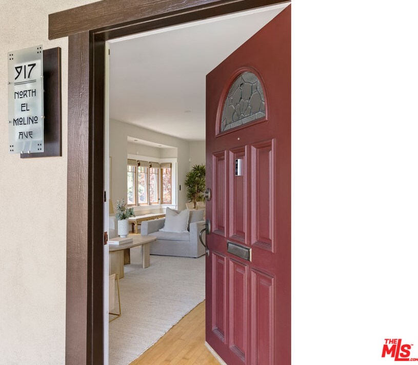 917 El Molino Ave, Pasadena CA  91104-3645 exterior