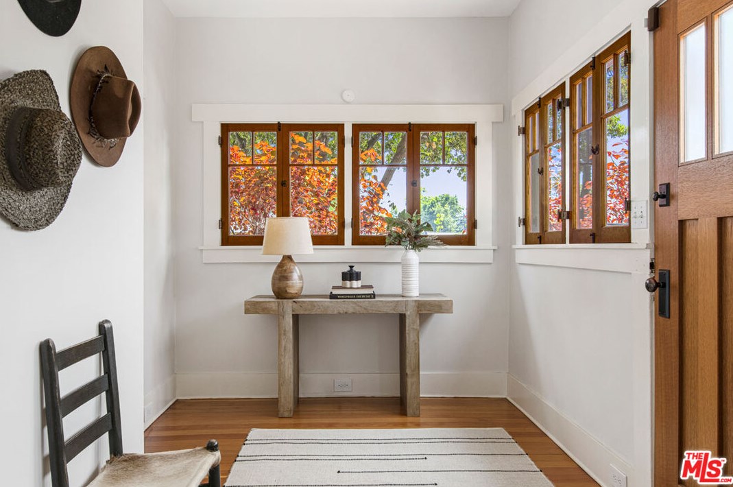 917 El Molino Ave, Pasadena CA  91104-3645 exterior